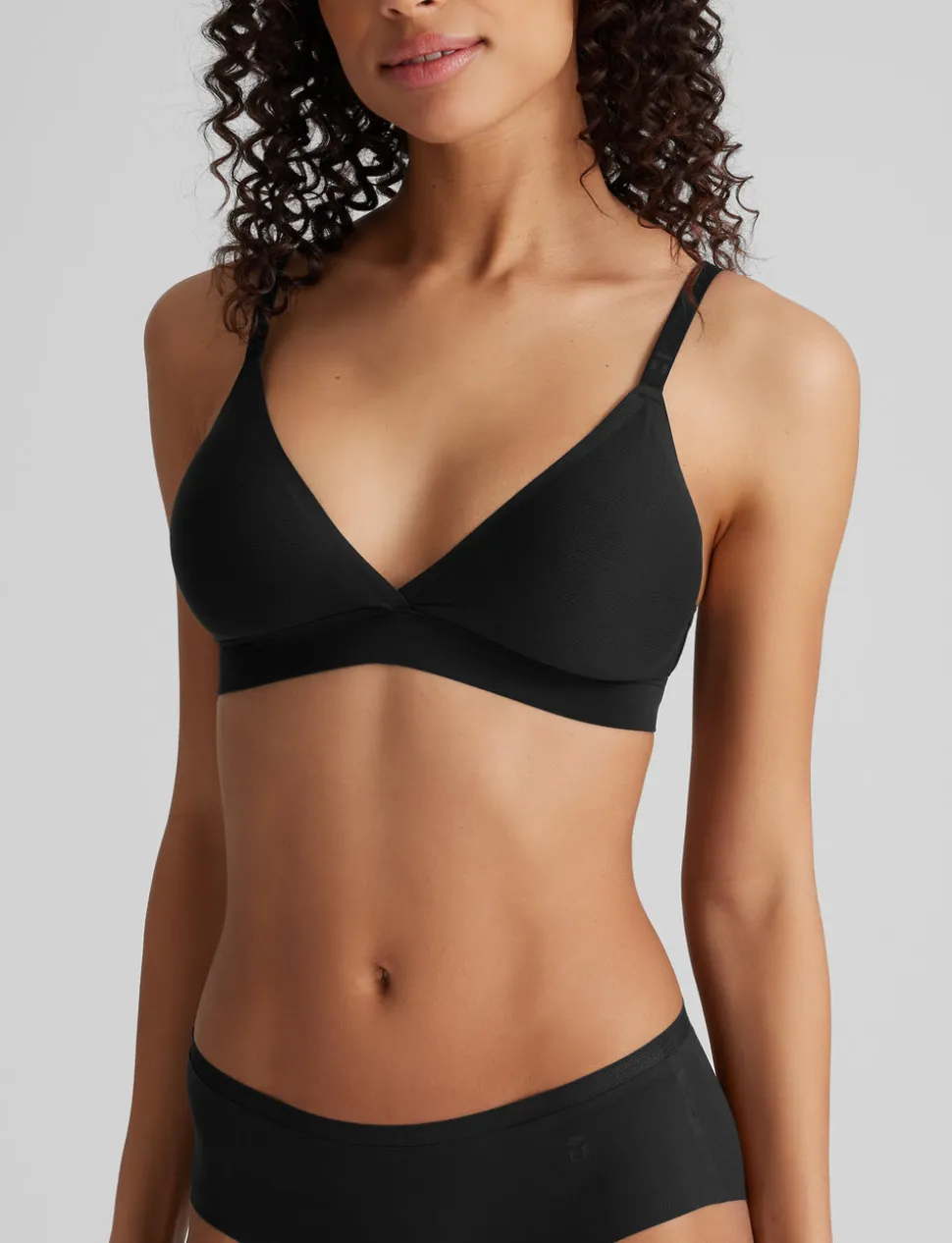 Air Plunge Bra and Air Triangle Bralette Set (2-Pack)
