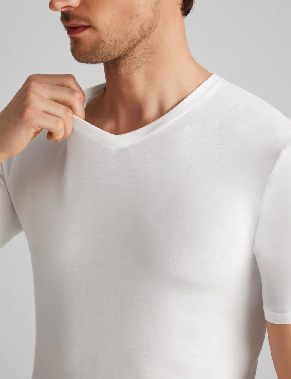 Second Skin High V-Neck Stay-Tucked Undershirt
