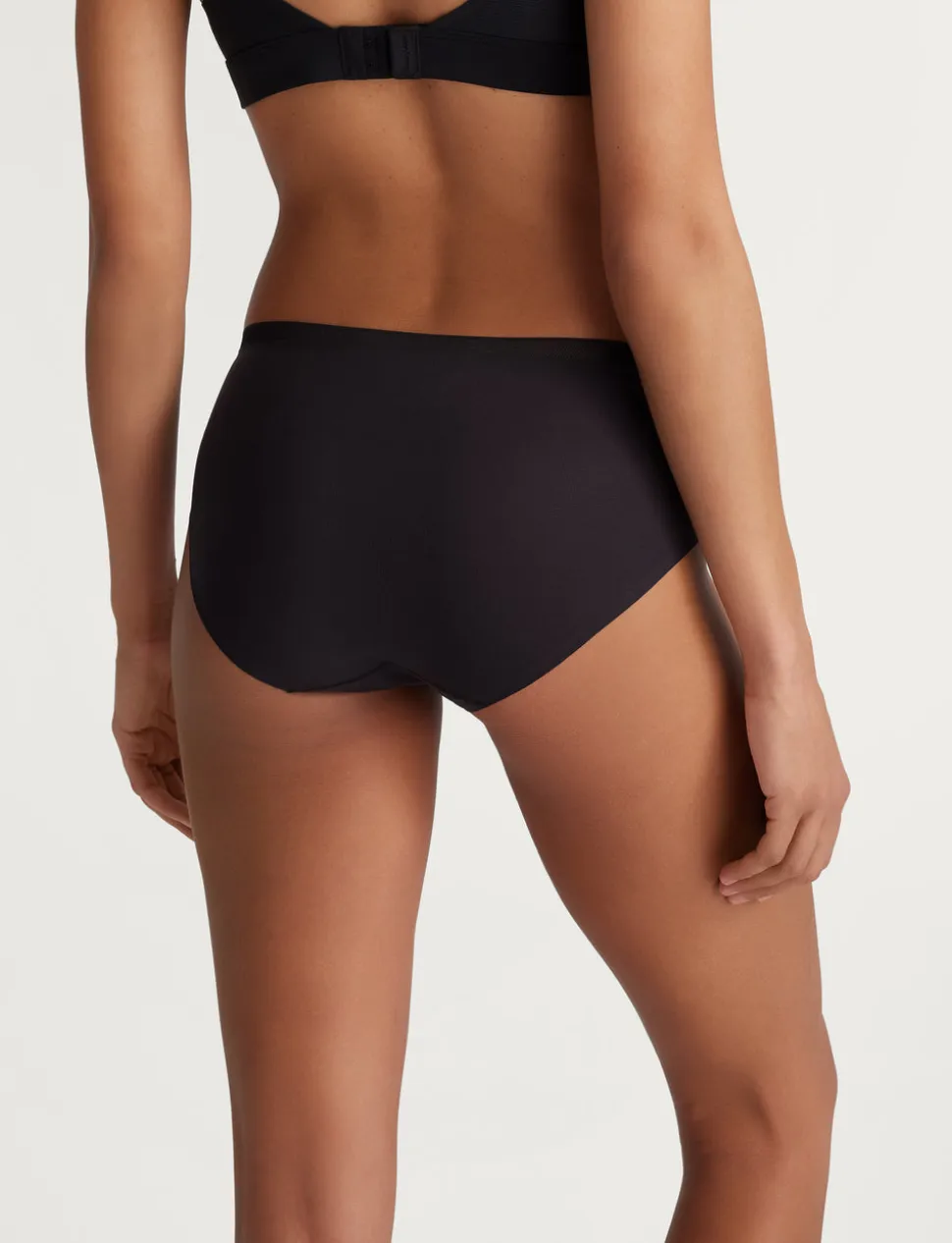 Women's Air Brief