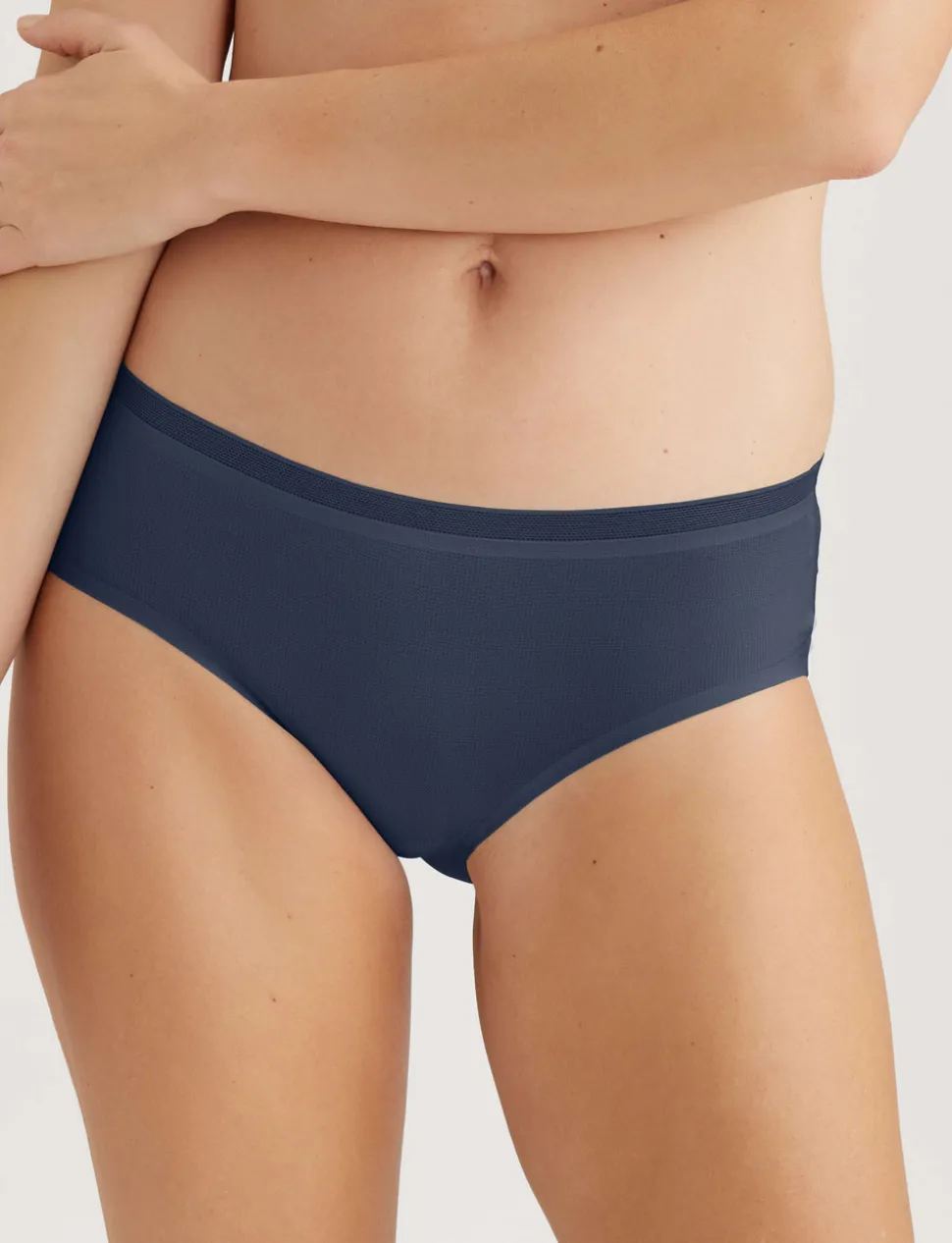 Women's Air Brief