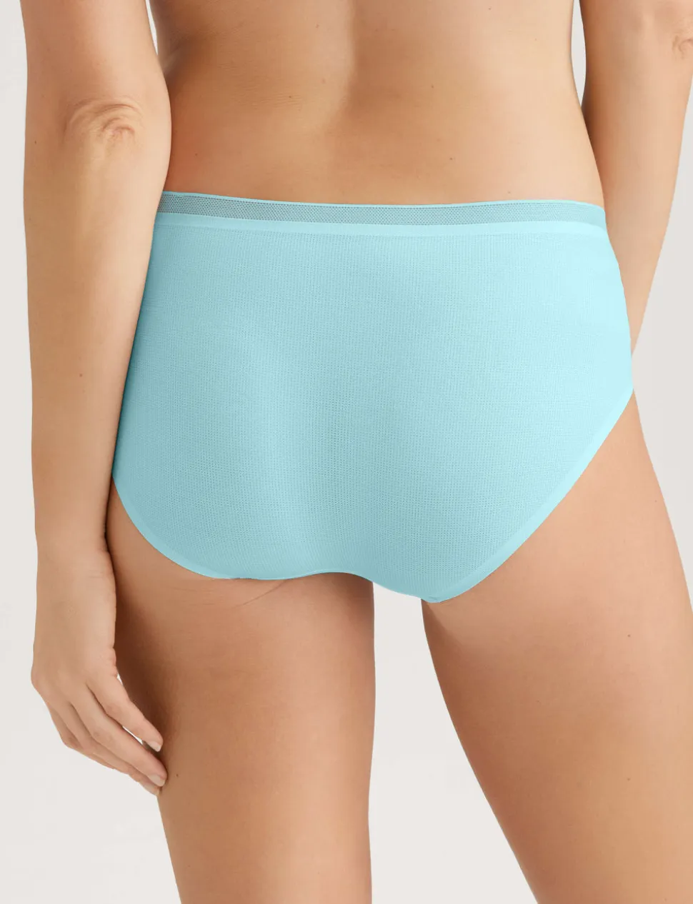 Women's Air Brief