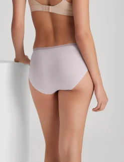 Women's Air Brief
