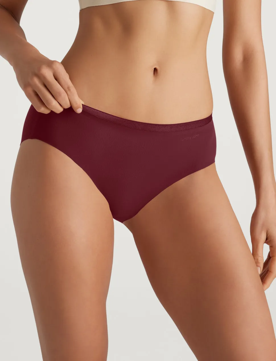 Women's Air Brief