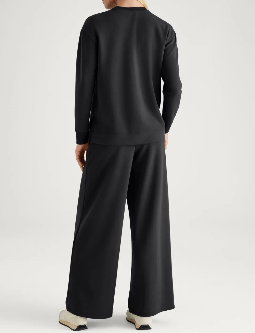Women's Luxe Traveler Knit Long Sleeve Crew Neck