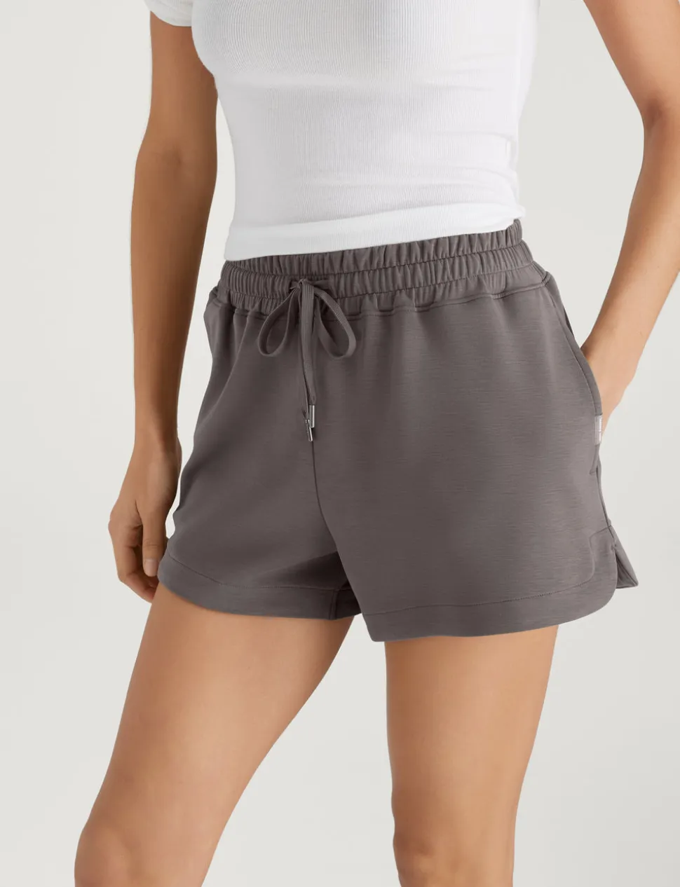 Women's Luxe Traveler Knit Mid-Rise Short