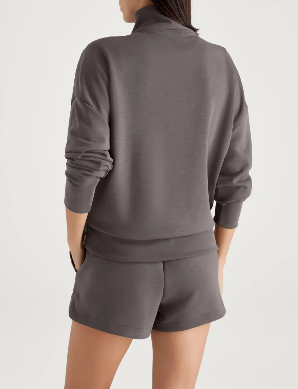 Women's Luxe Traveler Knit Mid-Rise Short