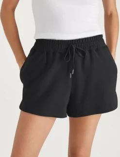 Women's Luxe Traveler Knit Mid-Rise Short