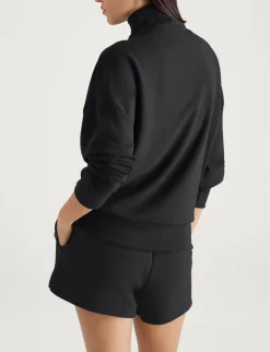 Women's Luxe Traveler Knit Mid-Rise Short