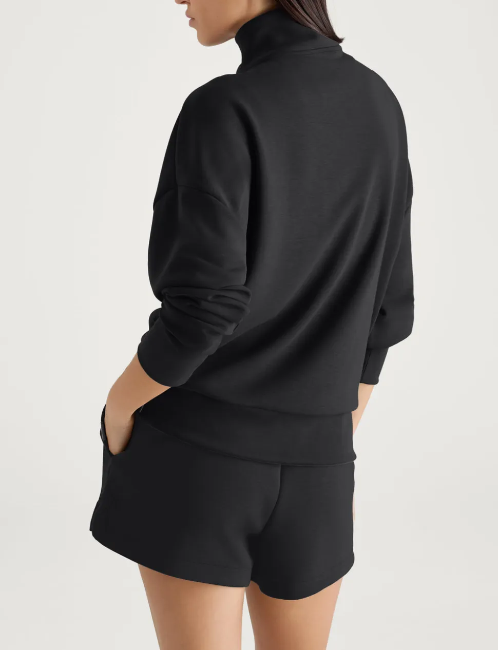 Women's Luxe Traveler Knit Mid-Rise Short