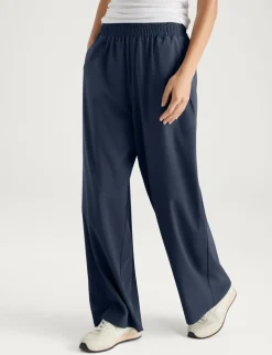 Women's Luxe Traveler Woven Pant