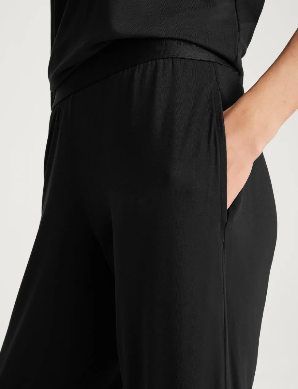 Women's Second Skin Sleep Pocket Tee